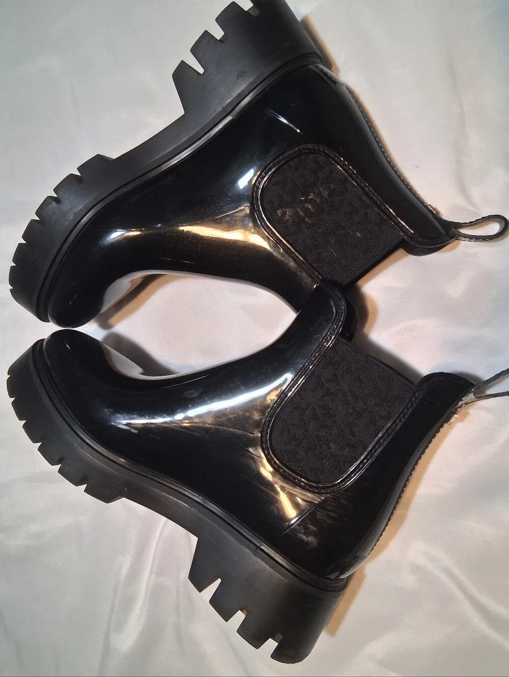 Tommy Hilfiger Black Glossy Lug Sole Rain Boots 8M Chelsea Casual Gorpcore Fall